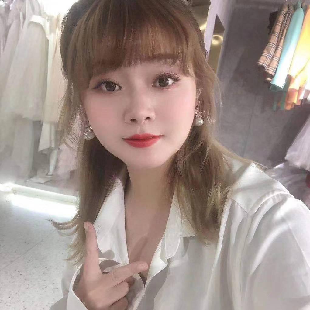 川妹子活泼可爱