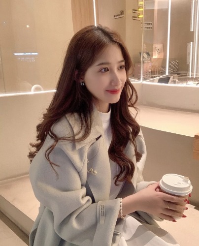 性感辣妹半良家放纵寻刺激，胸大鲍鱼粉嫩多汁