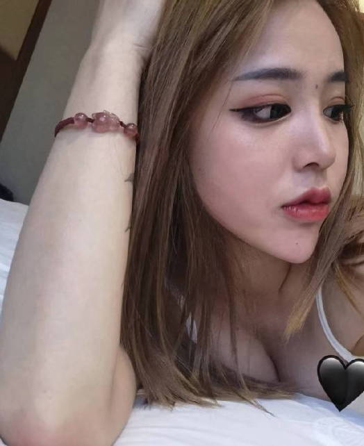 风Sao小高端喵喵白白瘦瘦的，就像女票一样