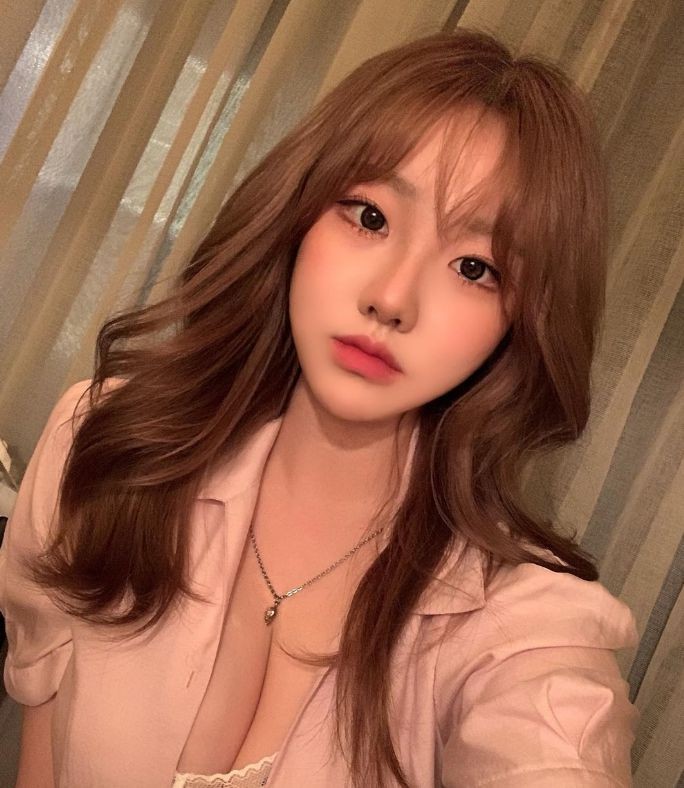 中出美丽富婆皮肤白皙